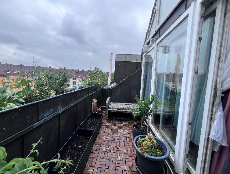 Dachterrasse mit Holzboden